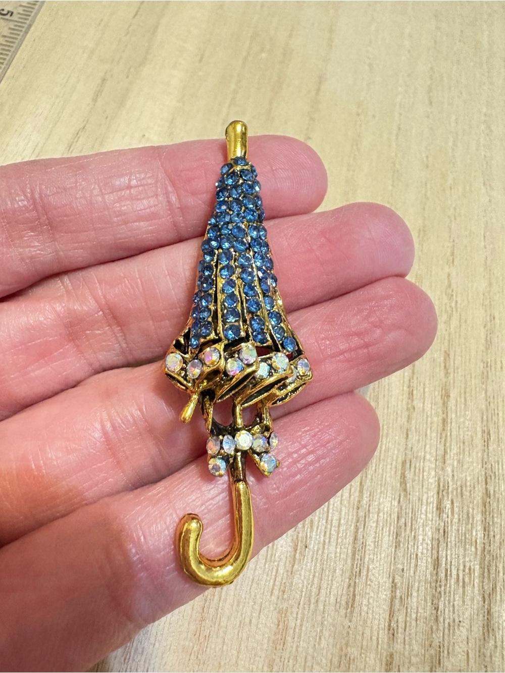 Gold-Tone Blue Crystal Umbrella Brooch – Unbranded